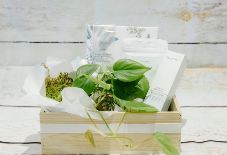 Gift hamper with flowers